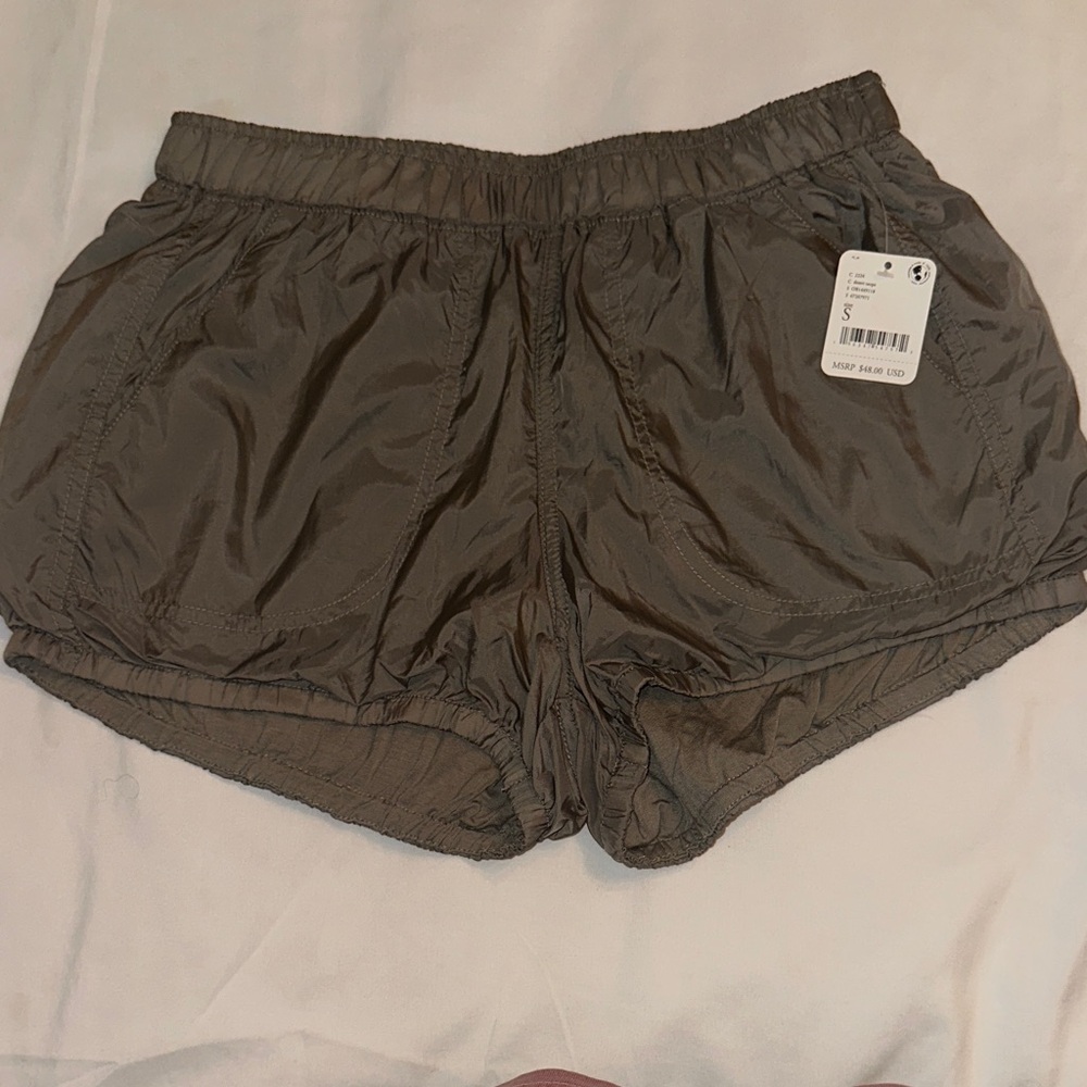Free people movement Women's dark Tan Shorts size small NWT